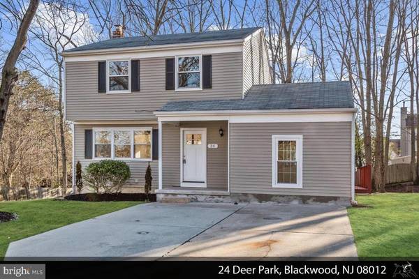 24 DEER PARK CIR, Blackwood, NJ 08012