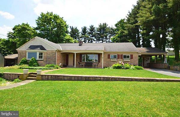 65 HOSSLER RD, Manheim, PA 17545