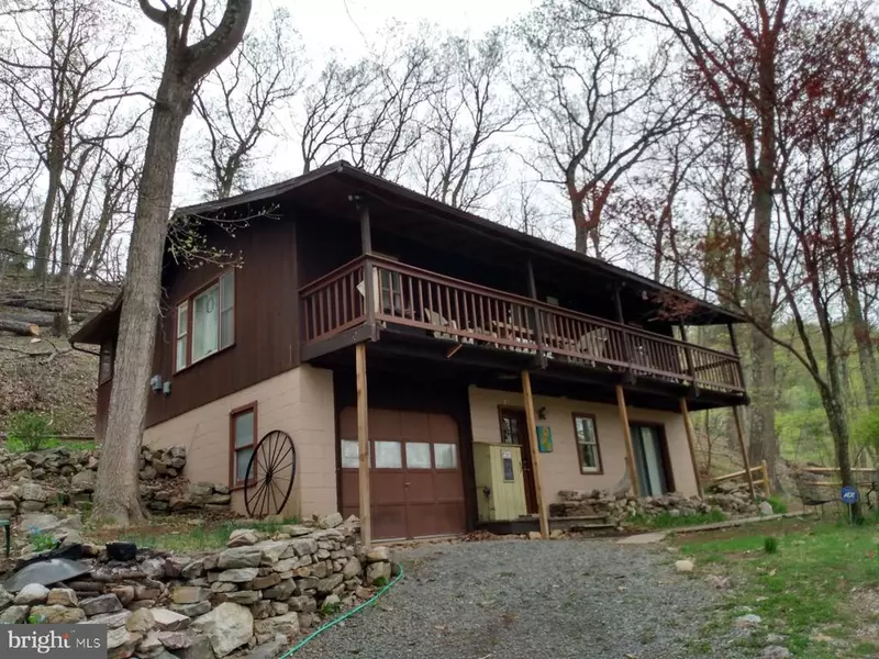 111 SKY VIEW CT, Great Cacapon, WV 25422