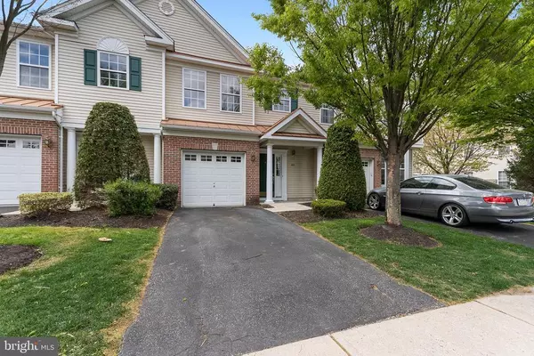 305 LISA WAY, Riverton, NJ 08077