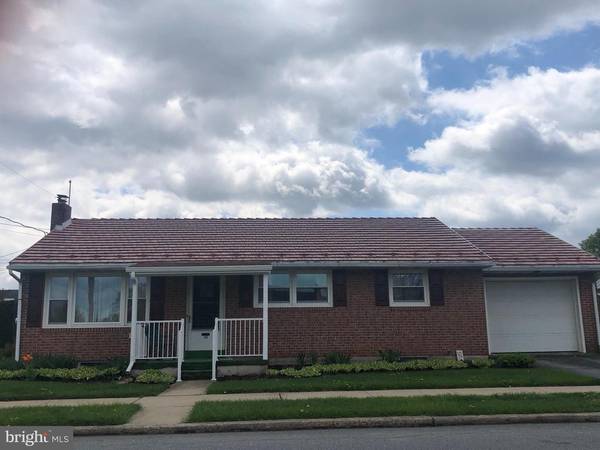 100 W LINCOLN AVE, Robesonia, PA 19551