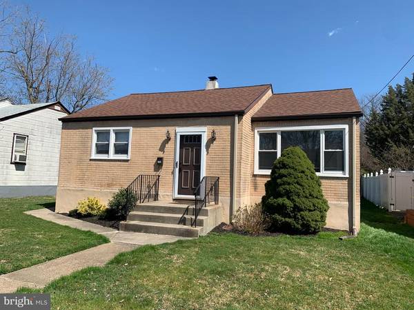 108 S OAK AVE, Mount Ephraim, NJ 08059