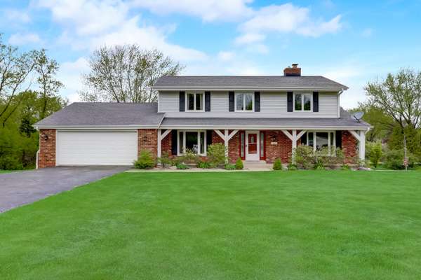 1645 Constitution Dr, Brookfield, WI 53045