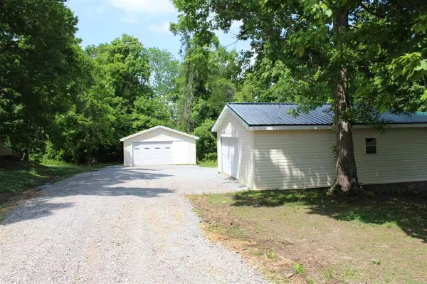 Adamsville, TN 38310,415 SHAD LN