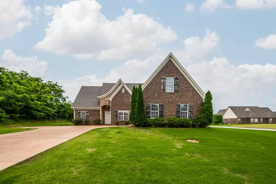 185 BEAU TISDALE DR, Oakland, TN 38060