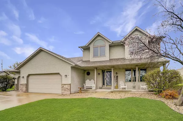 407 Prairie Grass Tr, Deforest, WI 53532