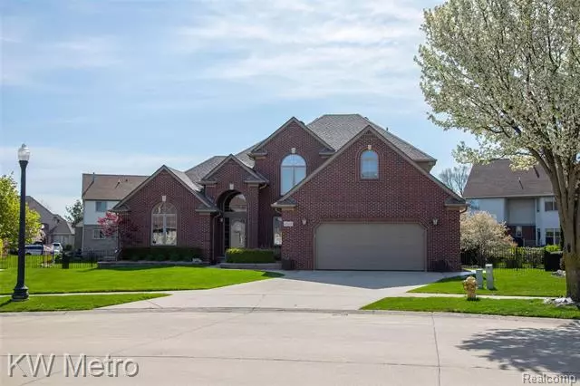 49306 FLINT CRT, Macomb, MI 48044