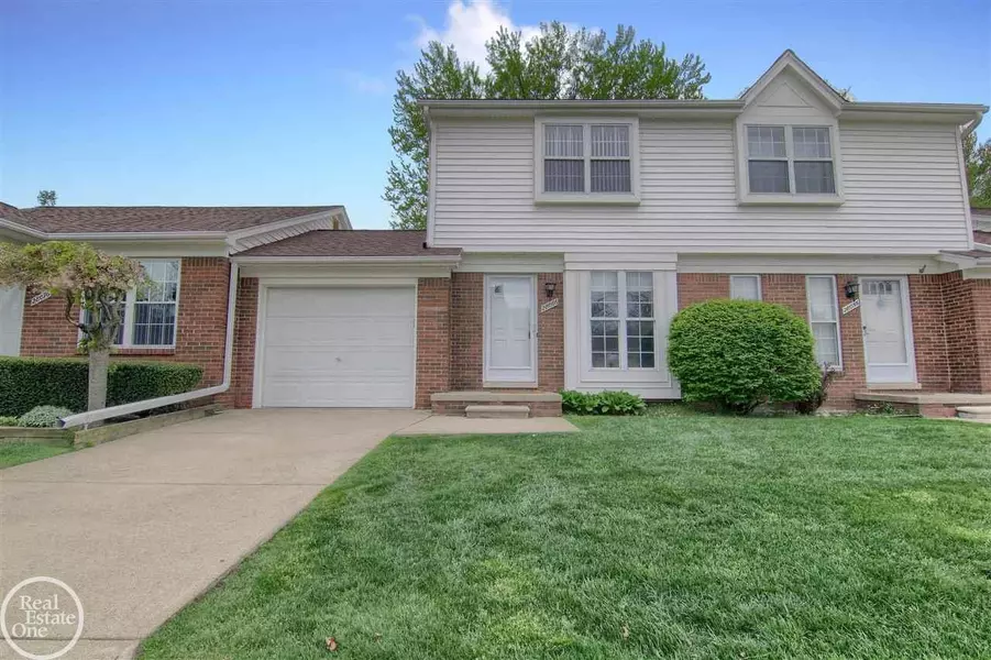 28066 Maple Forest, Harrison Twp, MI 48045