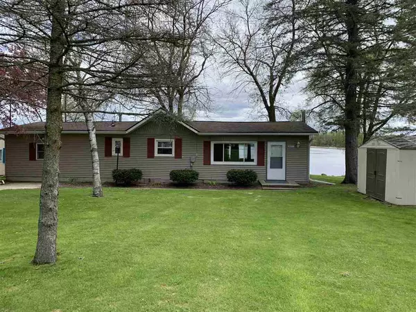 W5917 Lake St, Montello, WI 53949