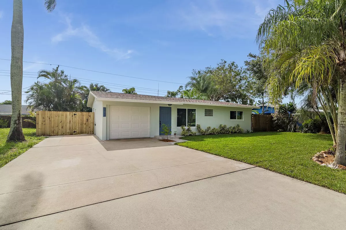 Tequesta, FL 33469,19109 SE Robert DR