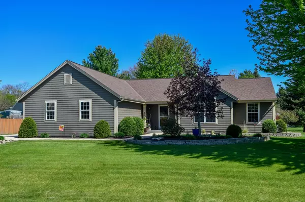 405 Larkin St, Eagle, WI 53119