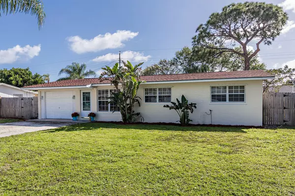 Tequesta, FL 33469,19079 SE Robert DR