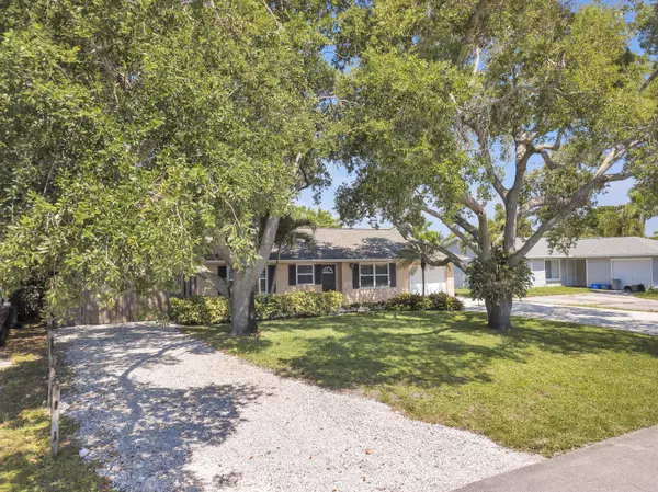 Tequesta, FL 33469,19046 SE NE Mayo DR