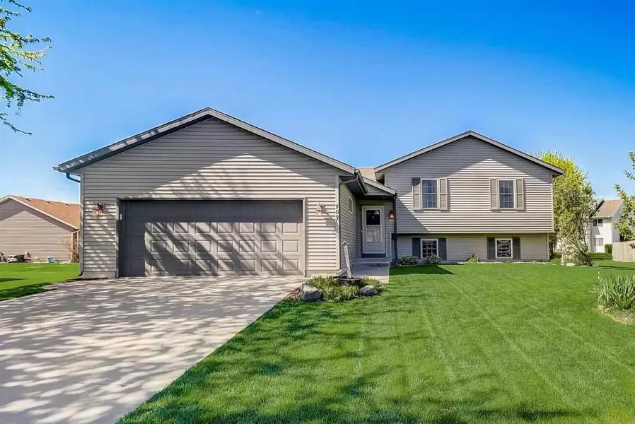 709 Heart Beat Cir, Stoughton, WI 53589