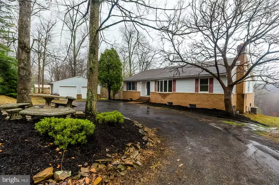 7 DUSTY LN, Hedgesville, WV 25427