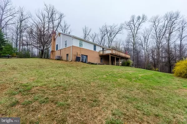 Hedgesville, WV 25427,7 DUSTY LN