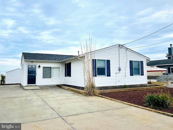 721 TWIN LAKES BLVD, Tuckerton, NJ 08087