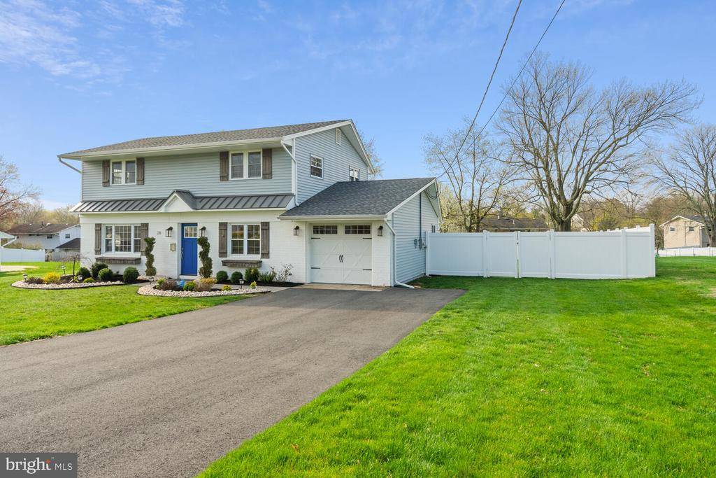 Kendall Park, NJ 08824,28 STARLING RD