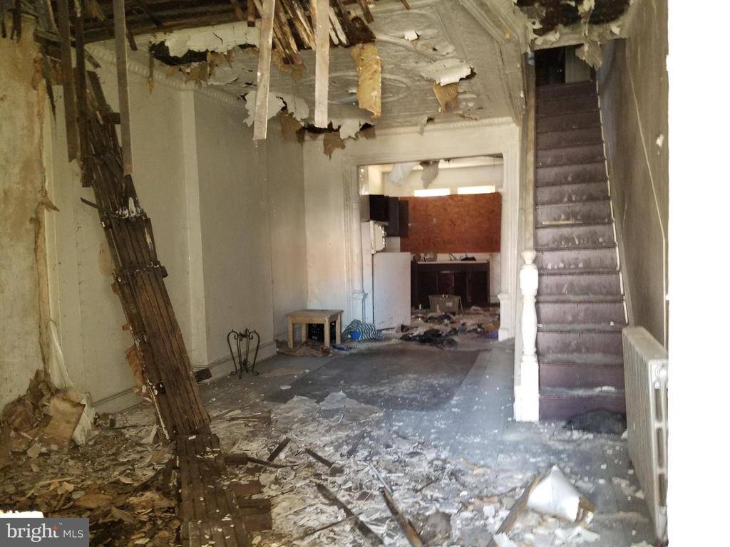 Baltimore, MD 21213,2403 E PRESTON ST
