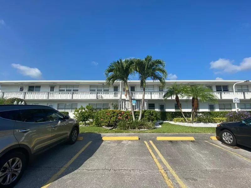 262 Chatham M DR 262, West Palm Beach, FL 33417