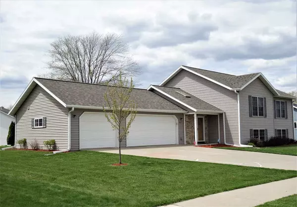 733 Eastridge Dr, Reedsburg, WI 53959