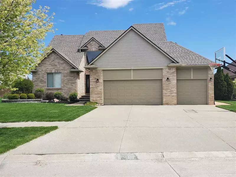 52316 Schnoor, New Baltimore, MI 48047