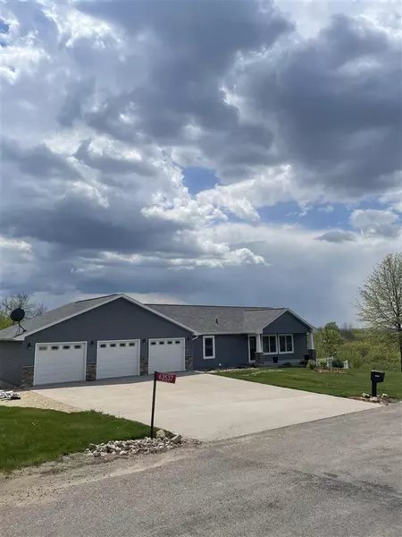 63537 LOHMANN LN, Eastman, WI 54626