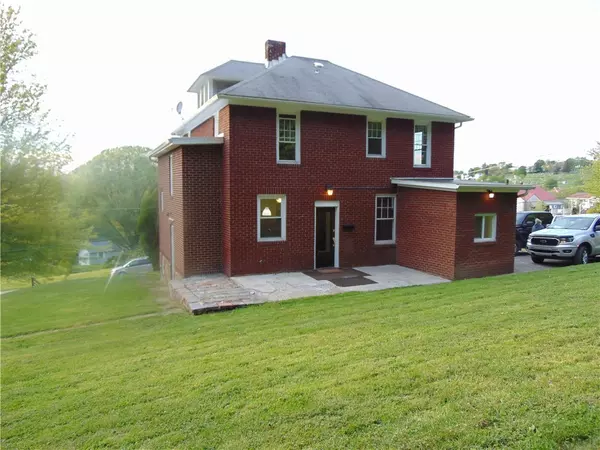 Connellsville, PA 15425,734 Blackstone Ave