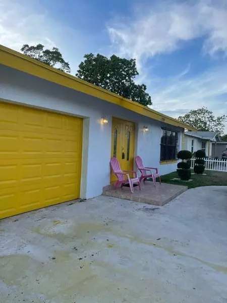 1995 NW 1st ST, Boynton Beach, FL 33435