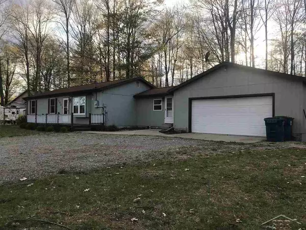 7447 Narraganett, Hope, MI 48628