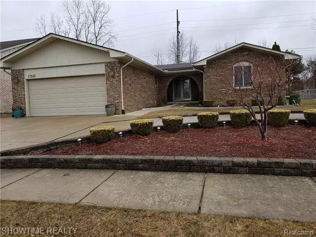 17523 MERRYWEATHER ST, Clinton Twp, MI 48038