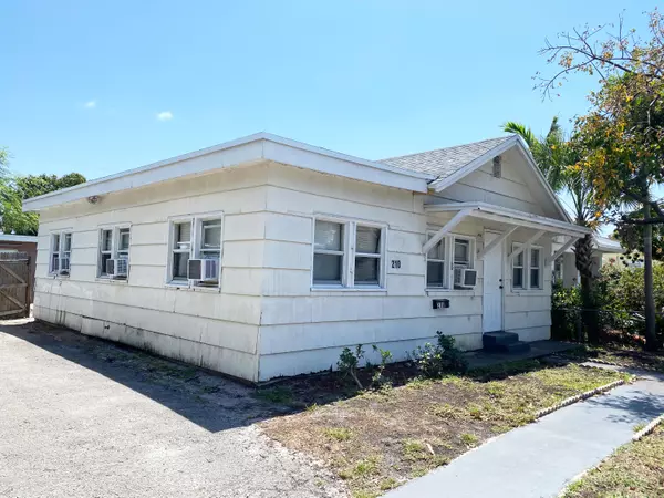 Lake Worth Beach, FL 33460,210 S C ST