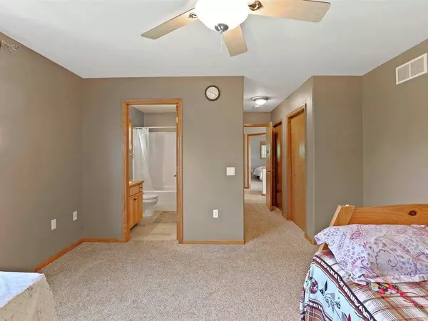 Madison, WI 53719,5 Bennett Ct