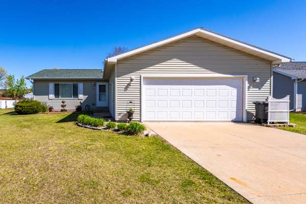 1690 Clearview Dr, Sparta, WI 54656