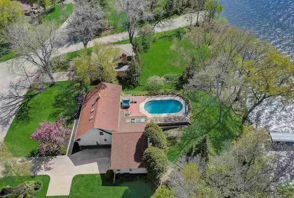 Beaver Dam, WI 53916,904 Lake Shore Dr