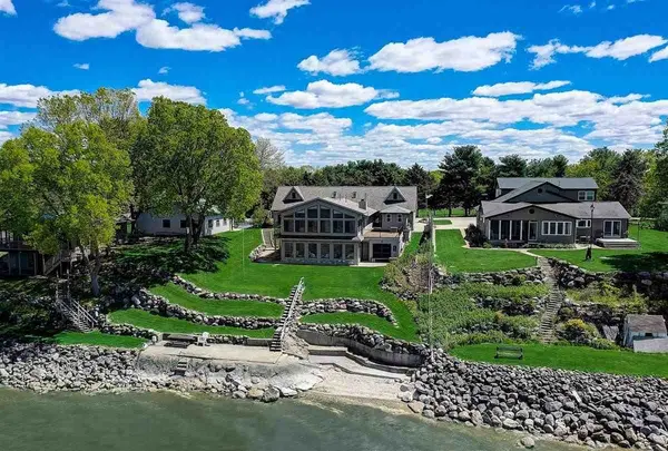 N593 Blackhawk Bluff Dr,  Milton,  WI 53563