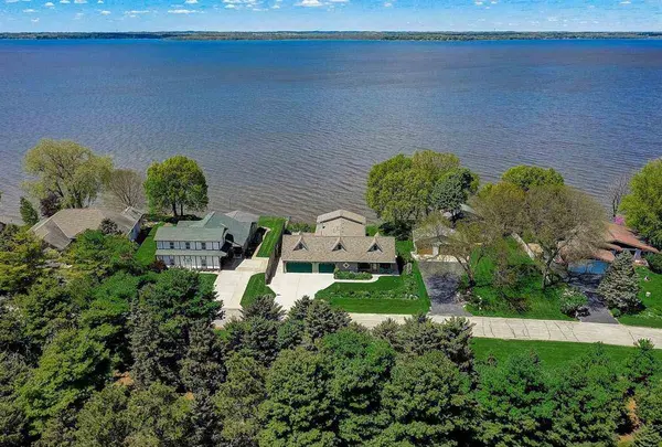 N593 Blackhawk Bluff Dr, Milton, WI 53563