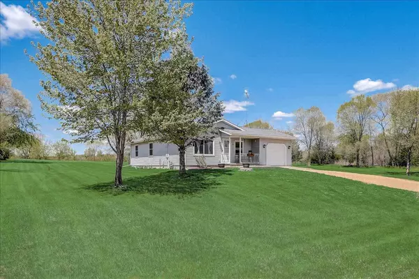 120 Cheney Ave, Endeavor, WI 53930