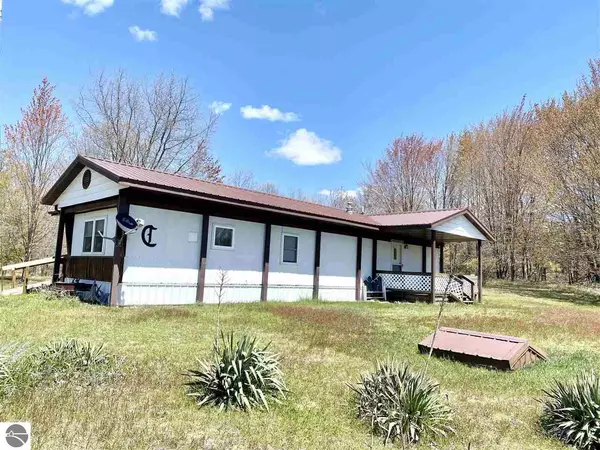 11800 W Coleman Road, Barryton, MI 49305