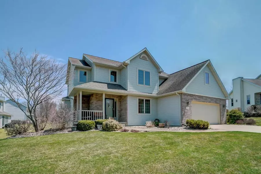 373 STONEY RIDGE TR, Stoughton, WI 53589