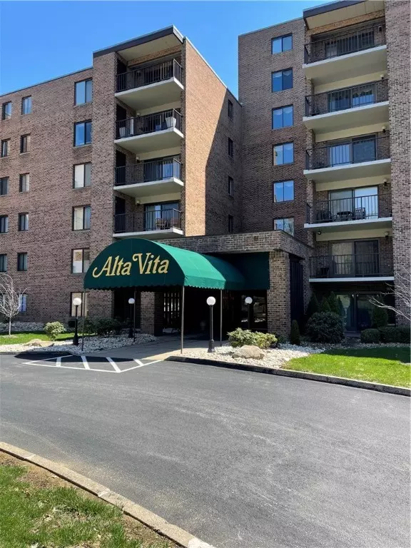 3 Alta Vita Dr #504, Greensburg, PA 15601