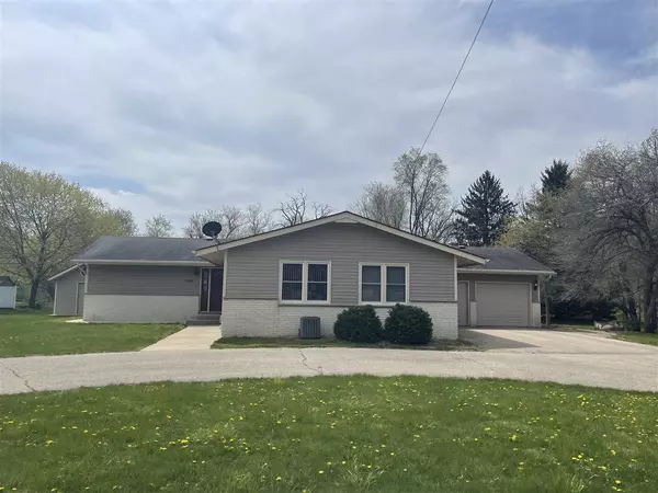 2208 Moccasin Tr, Beloit, WI 53511