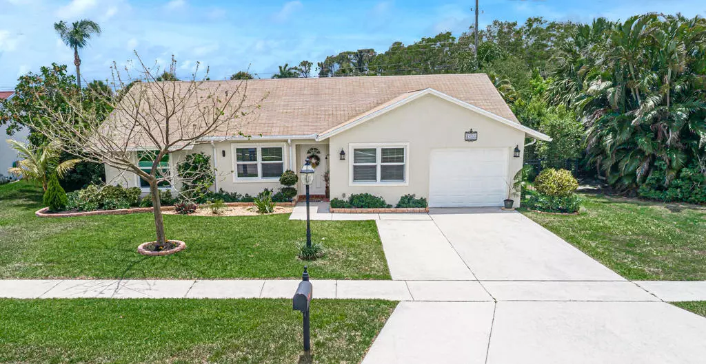 8432 Linden WAY, Lake Worth, FL 33467