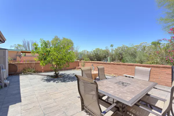 249 N Paseo De Los Conquistadores, Green Valley, AZ 85614