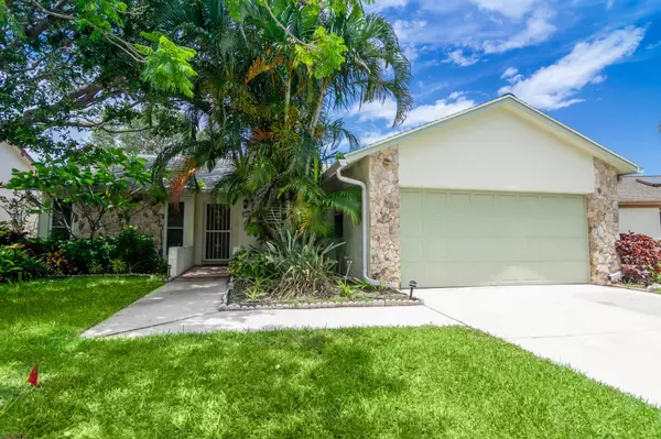 106 Stillwater CIR, Jupiter, FL 33458