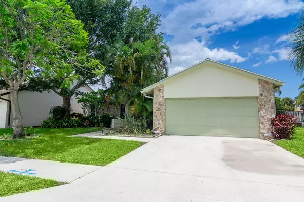 Jupiter, FL 33458,106 Stillwater CIR