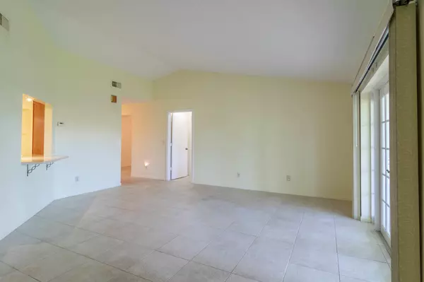 Jupiter, FL 33458,106 Stillwater CIR