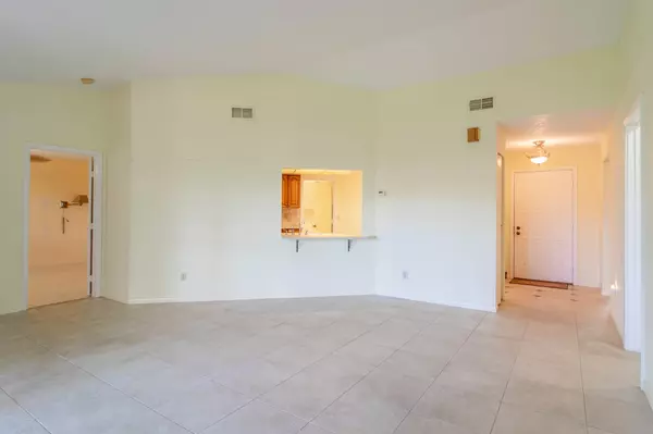 Jupiter, FL 33458,106 Stillwater CIR