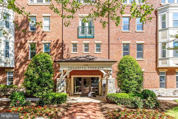 1633 N COLONIAL TER #207, Arlington, VA 22209