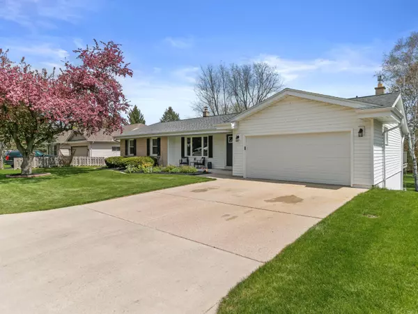 Pewaukee, WI 53072,648 Brandt Ct